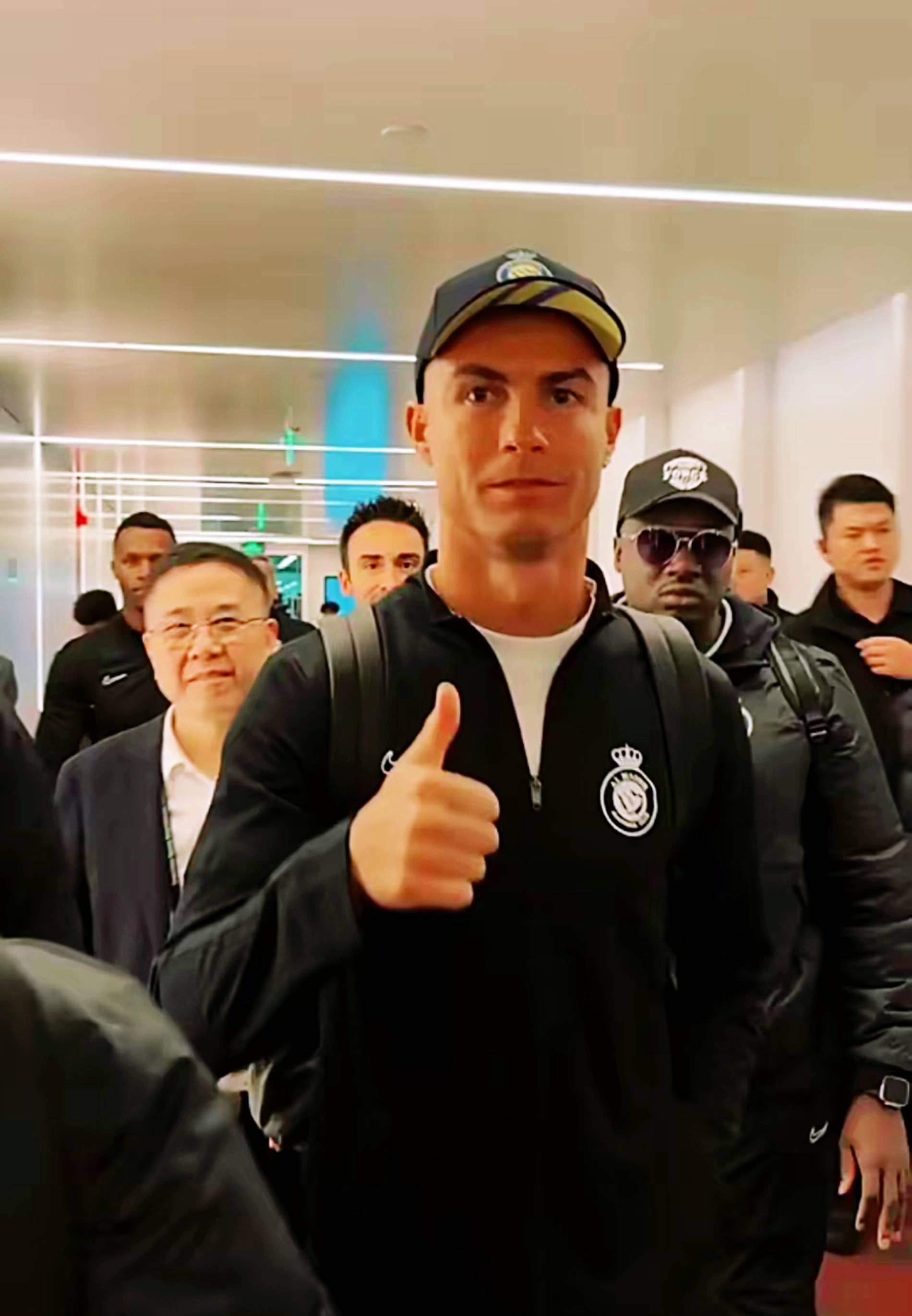 关于C罗回归首秀大放异彩，湖人主场球迷高呼名字的信息-开云体育app